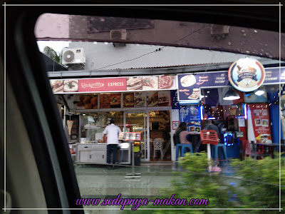 Gerai Yasmin Express, Jalan Pantai Cenang, Langkawi