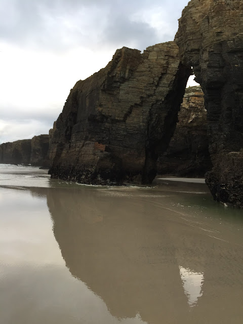 Spain, Cathedrals Beach   by E.V.Pita (2015)  http://evpita.blogspot.com/2015/11/spain-cathedrals-beach-playa-de-las.html   Playa de las Catedrales (Ribadeo)  por E.V.Pita (2015)   Praia das Catedrais (Ribadeo)