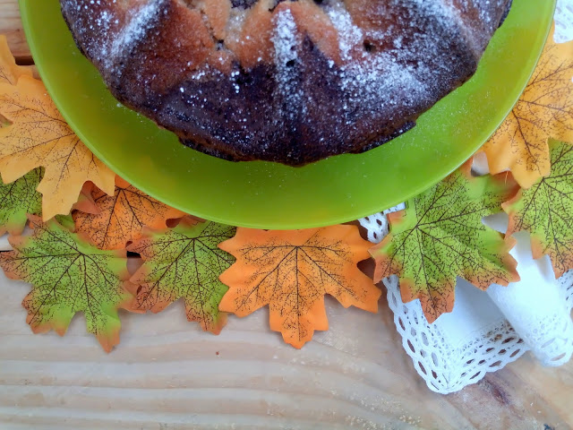 Bundt cake marmolado de manzana y chocolate en CrockPot. Bizcocho, olla de cocción lenta, desayuno, merienda, postre, horno, otoño, sencillo, fácil, jugoso, tierno, esponjoso. Cuca