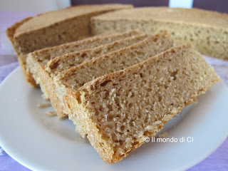 pane con farina 0 e di segale