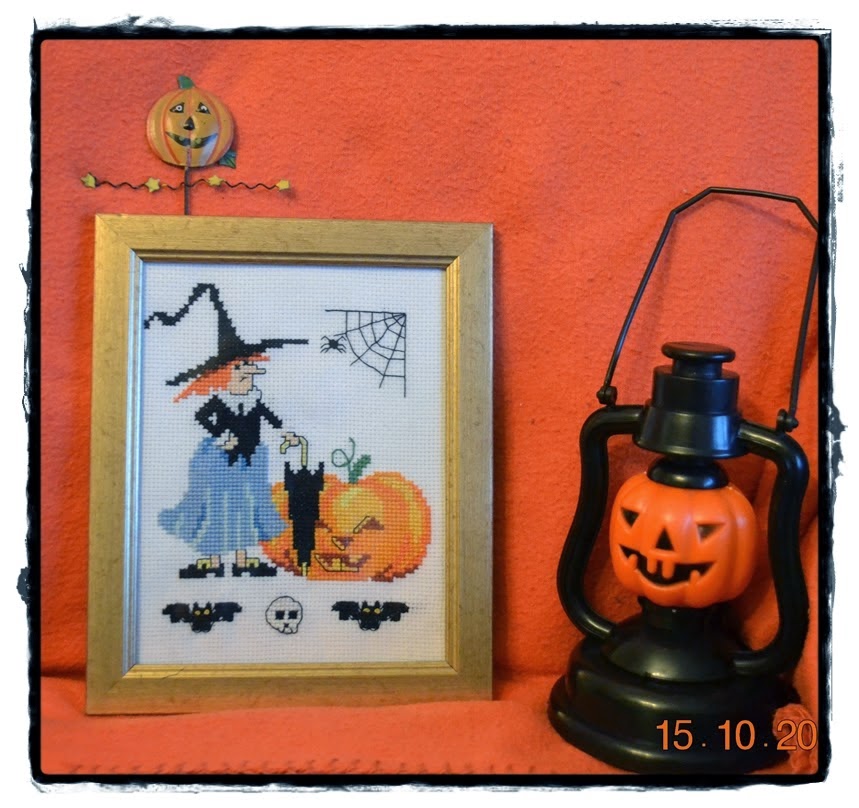 http://gosiazoltek.blogspot.ie/2014/10/halloween-coraz-blizej-sal-2014.html