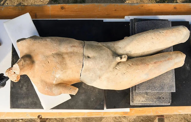 Έκπληκτοι αρχαιολόγοι ανακάλυψαν άγαλμα του «Απόλλωνα Σαυροκτόνου» δίπλα σε αρχαίες γεωθερμικές πηγές