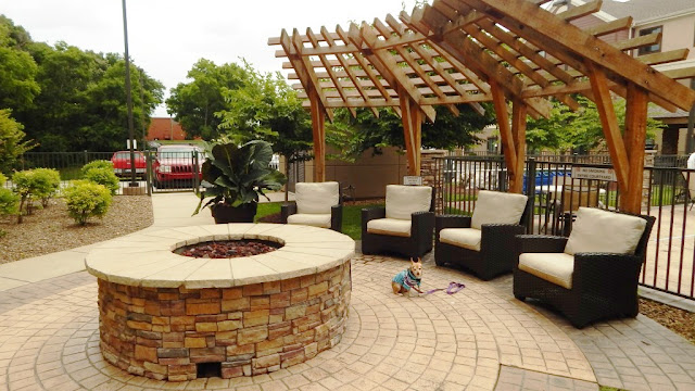 Outdoor seating with fire pit at the Staybridge Suites in Bowling Green Ky