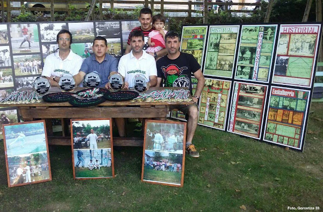 Premios del torneo interpueblo en el carrejo de Gorostiza