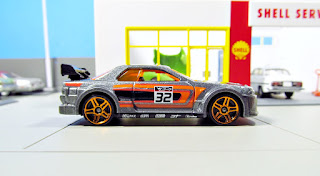 Hot Wheels 2010 Mystery Cars  Nissan Skyline GT-R R32 