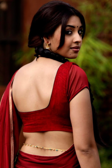 Richa Gangopadhyay saree hot