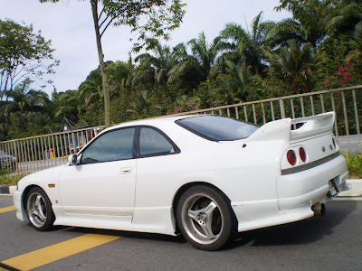 Skyline R33