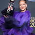 XCLUSIVE : Rihanna Won the Trophy 