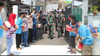 Danrem 061/Sk Berikan Santunan Kepada Para Disabilatas Sebagai Wujud Kepedulian Dalam Rangka HUT TNI ke 76