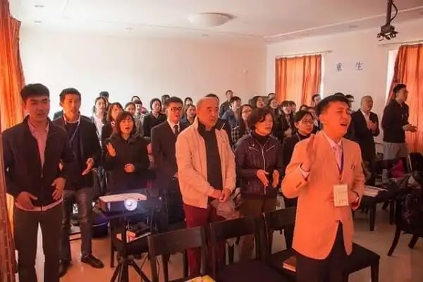 Polícia secretamente instalou câmeras de segurança para monitorar a igreja na China