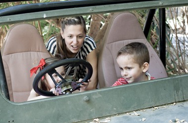 mimi.claire.nate in jeep (1 of 1)