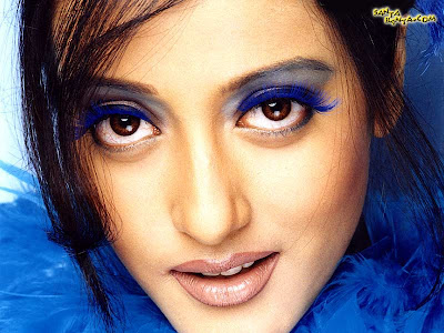 Raima Sen - www.ritemail.blogspot.com