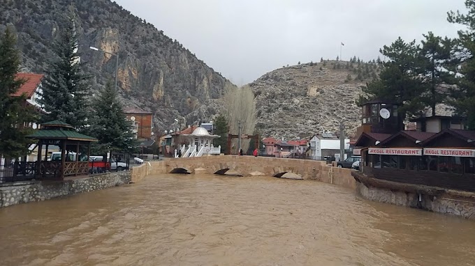 Bozkır Çarşamba Çayı (Uluçay) coştu Selçuklu Köpru kemerleri kapanmak üzere