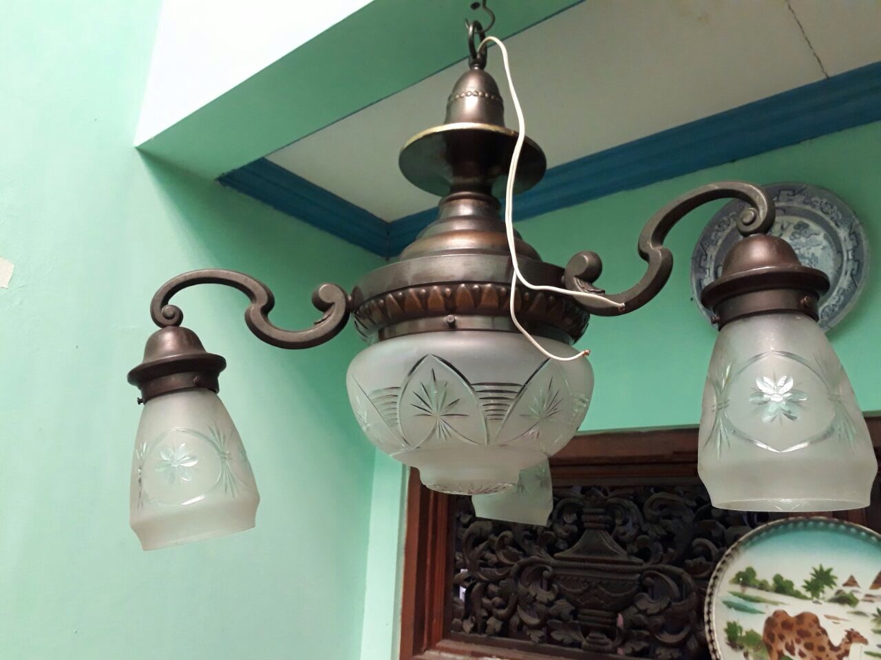 LAMPU KUNINGAN CABANG 3 BERGAYA ART NOUVEAU