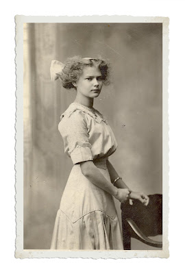 Formal portrait of Mary Elizabeth Au circa 1908