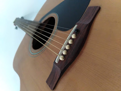 Yamaha Acoustic Guitar F-210