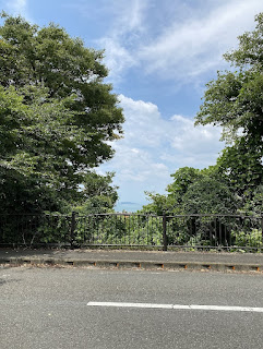 披露山公園への道　江の島