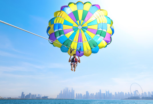 Dubai Parasailing - sealifedubai.com