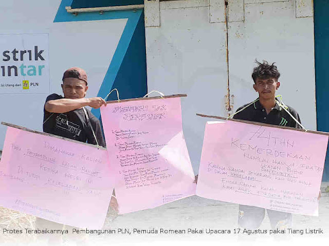 Protes Terabaikannya Proses Pembangunan PLN, Pemuda Romean Pakai Upacara 17 Agustus Pakai Tiang Listrik