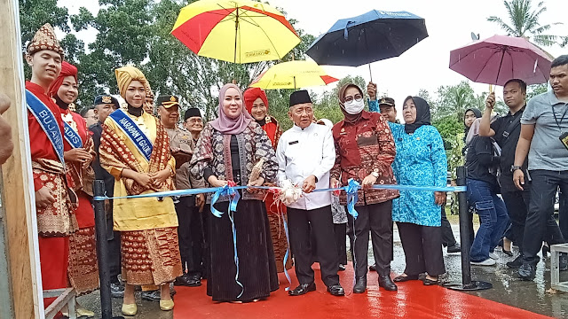 Bupati PALI Membuka Secara Resmi Pameran Pembangunan Dalam Rangka Dirgahayu Kabupaten PALI Ke-11