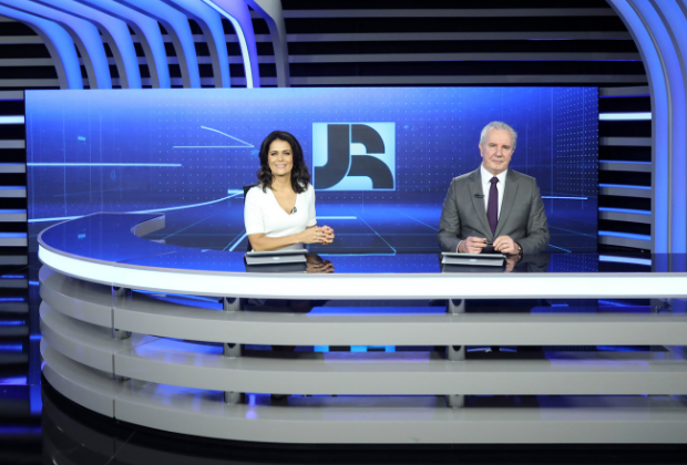 Jornal da Record supera SBT Brasil com maior audiência do ano