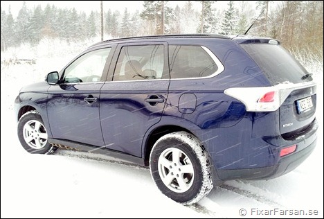 bakifrån-mitsubishi-outlander-test-av-nya-2013