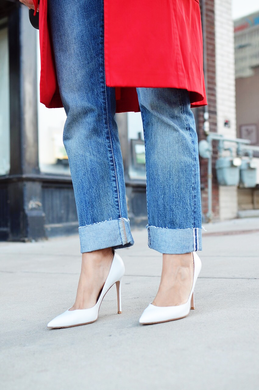 White heels street style 