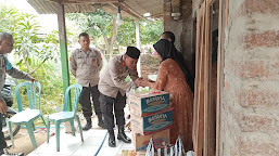 Peduli dan Empati, Kapolsek Cikedung Iptu Junata Beserta Anggota Takziah ke Rumah Duka Warga