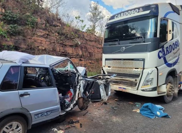 Família morre em acidente entre carro e caminhão na BR-070 em Cáceres