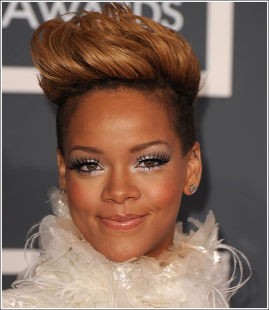 rihanna hairstyles short hair. 2010 Rihanna short Hair Style