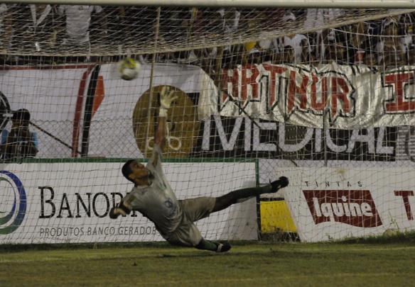 Ibson e Fabio Silva defendendo equipes da Mata Norte, nesta Série A2