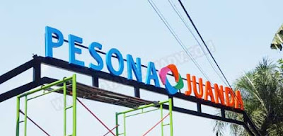 Huruf timbul reklame Pesona Juanda