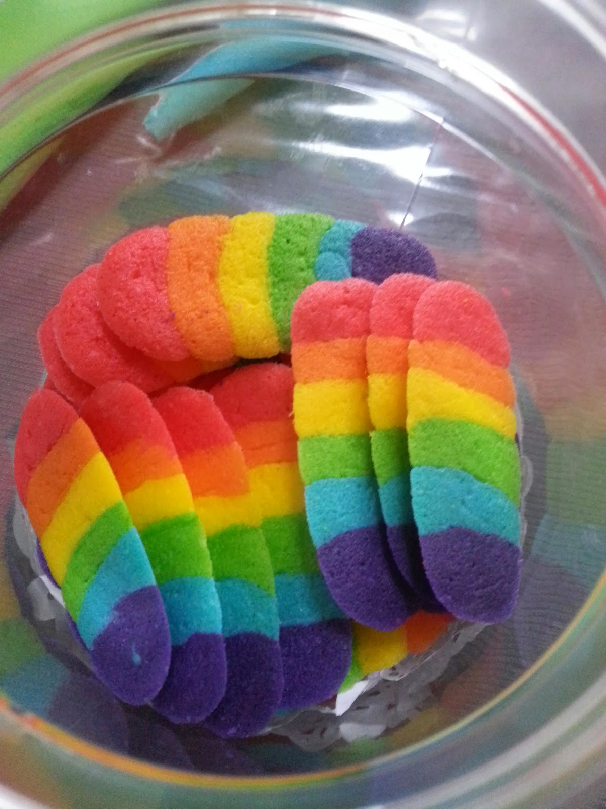 Sweetyfudge Bakery (001925672-X): Rainbow cookies