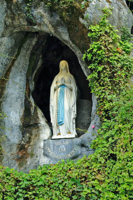 Grotto Masabel. Lourdes. France. Грот Масабьель. Лурд. Франция.