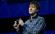 Designer de games Mark Cerny mostra como trollar gamers! (playstation console)