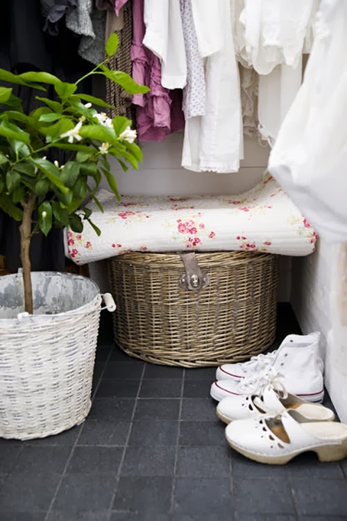 walk in closet 1 blogg
