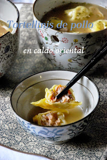 Tortellinis de pollo en caldo oriental