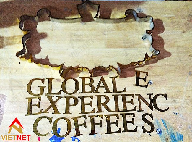 gia-cong-chu-noi-inox-global-experiences-coffee