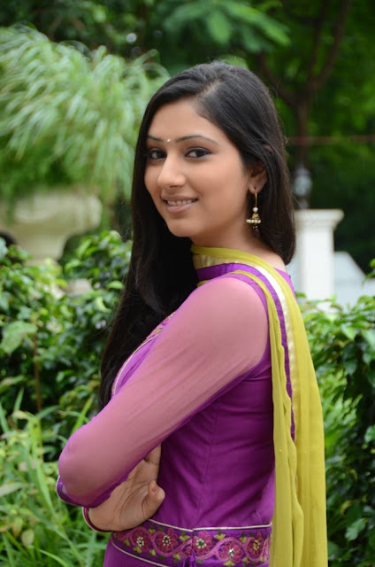 Disha Parmar HD Wallpapers Free Download