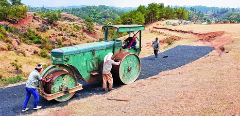 plastic road in meghalaya