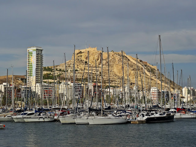 port jachtowy w Alicante co warto zobaczyć?