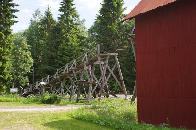 Torvbanan utifrån mossen.