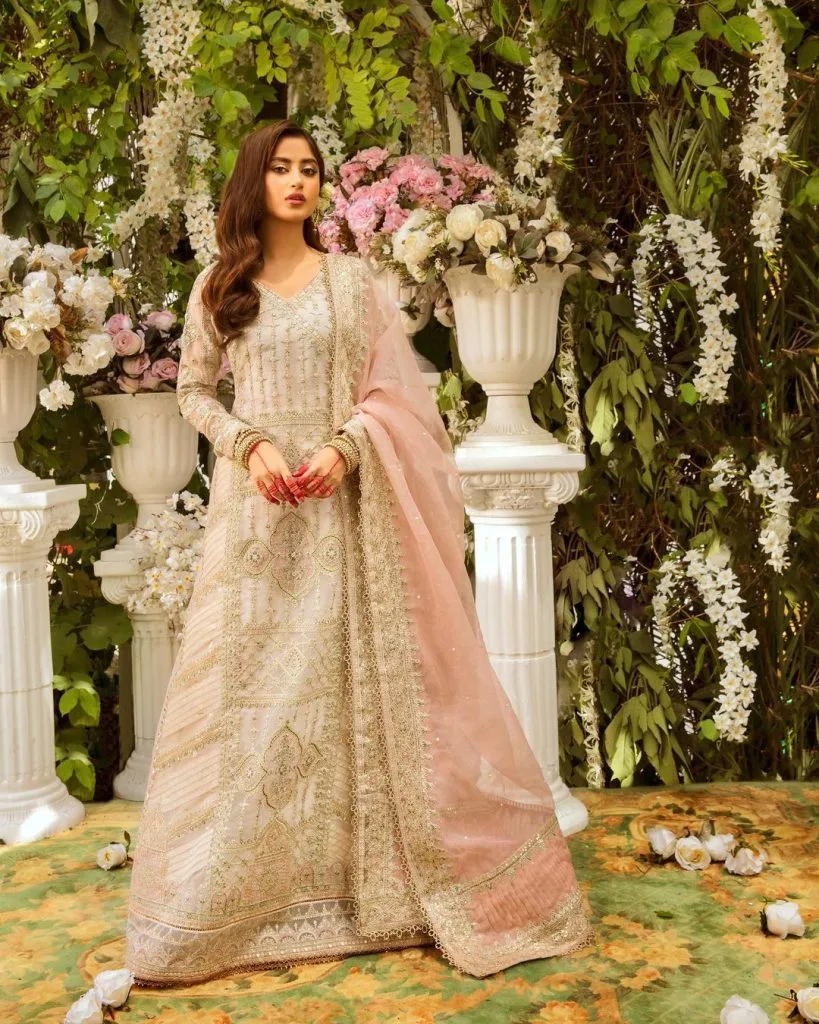 Sajal Aly features in Qalamkar Khaab Collection