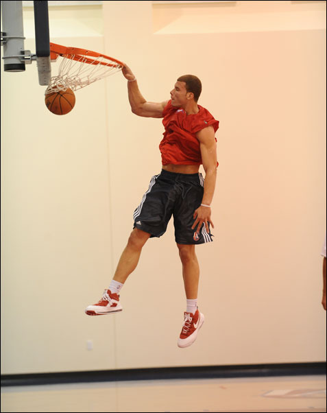 lebron james dunking on someone. start of lebron-james-dunk