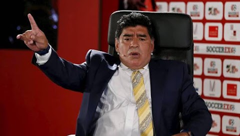 MARADONA DURO CON BLATTER:-SE CREE EL MAS PORONGA DE LA FIFA? AHORA ME LO VOY A FIFAR A EL-