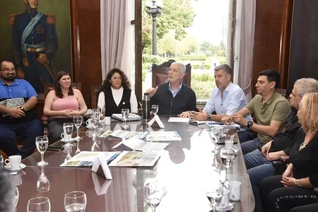 Intendente Julio Alak reunido con referentes del Barrio El Mercadito
