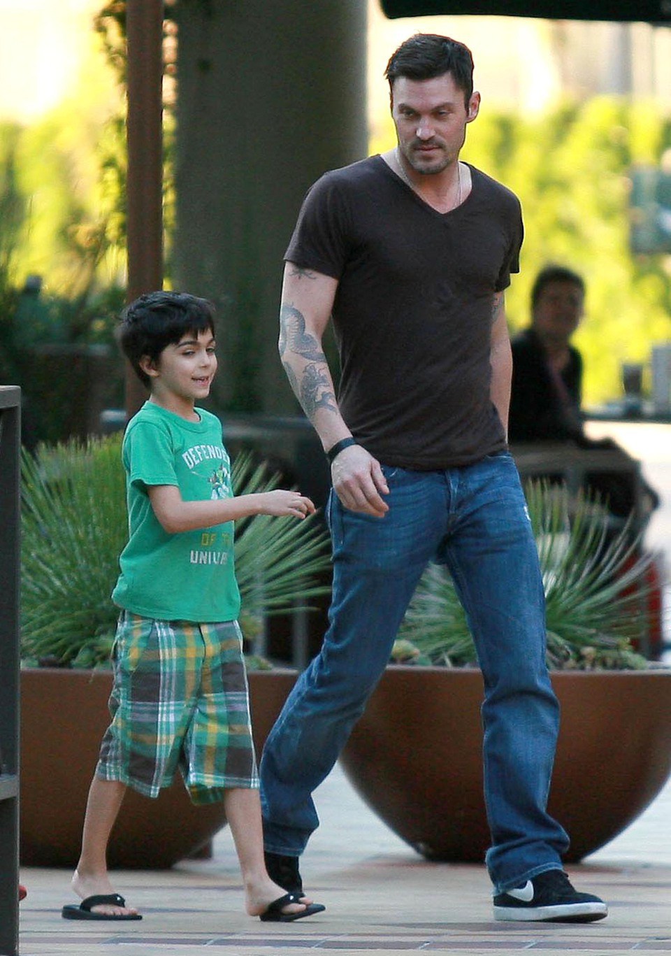 Brian Austin Green takes his sons mother to court claiming she owes - kassius lijah marcil green