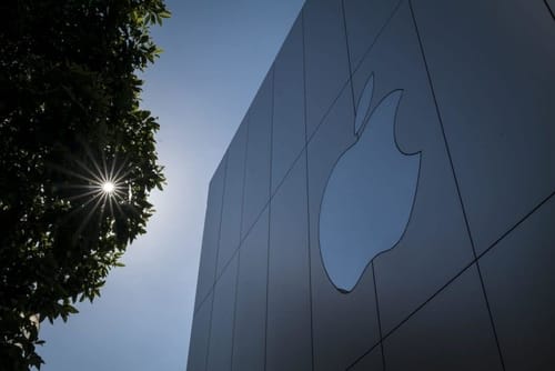 Apple's global security chief is accused of corruption