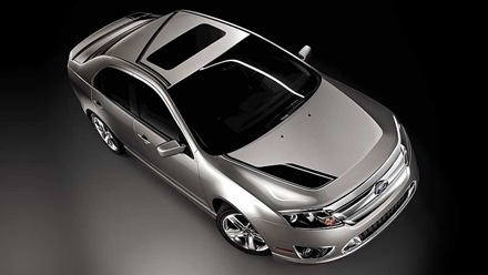 Ford-Fusion-Hybrid-2010-bold-stripe-treatment