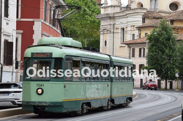 Nato e morto con la Raggi, la fine del tram 3